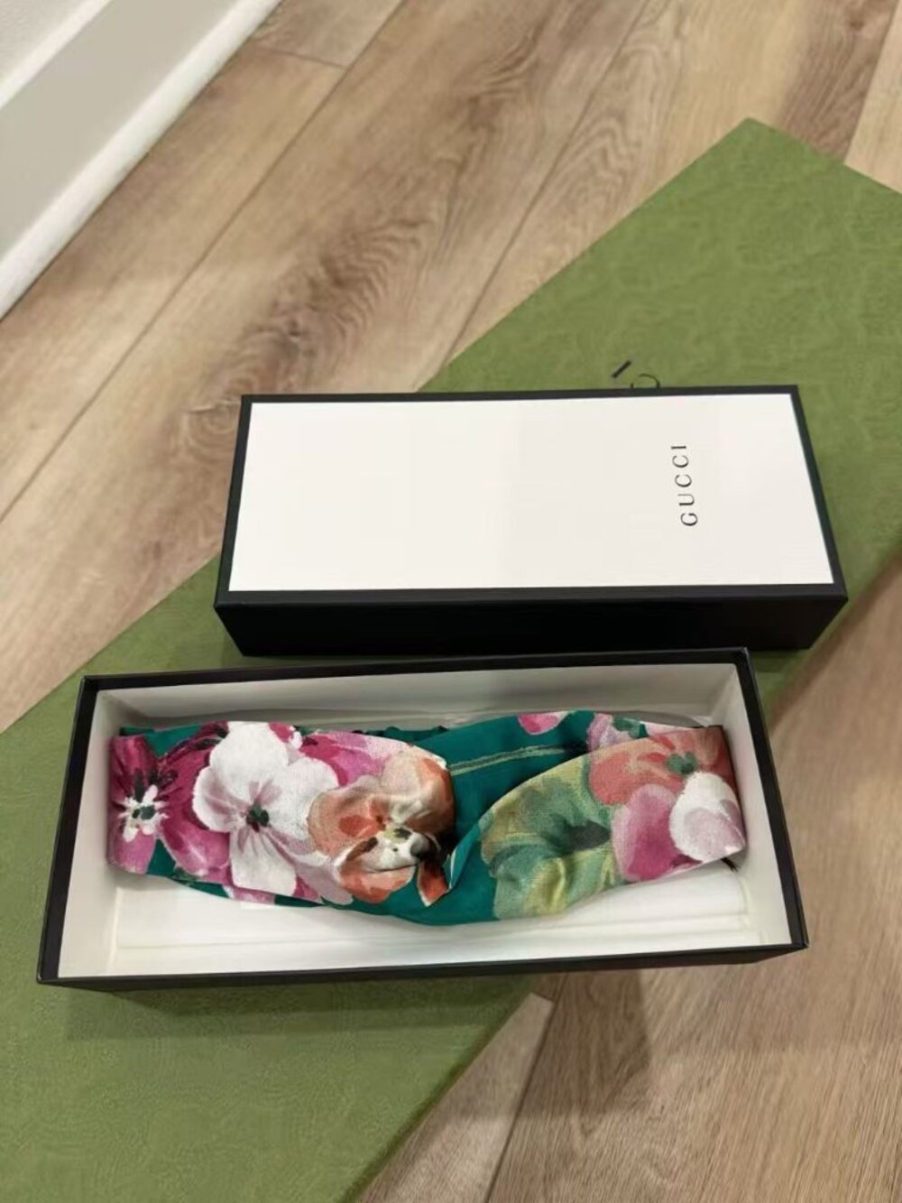 NIB authentic GUCCI Floral Silk Headband